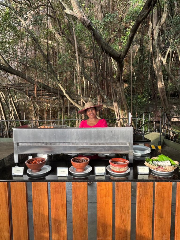 Kandalama Hotel Geoffrey Bawa Dambulla
